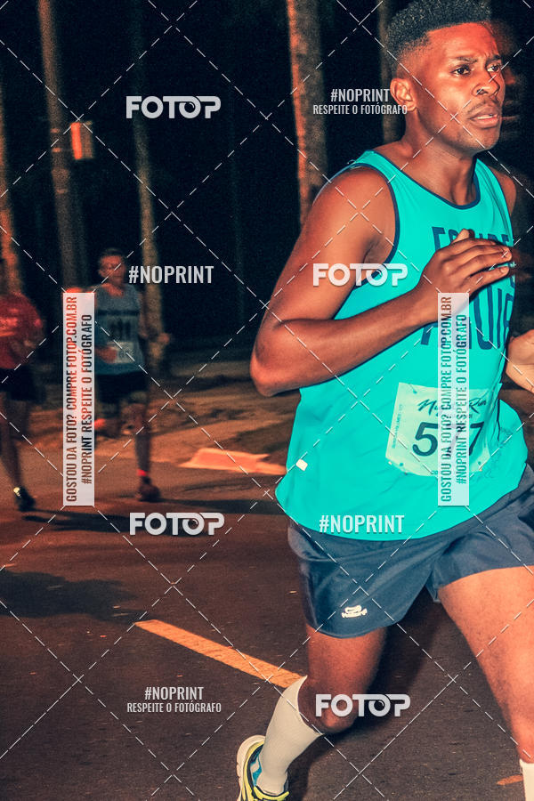 Buy your photos of the eventNight Run 5K 10K Praia Grande on Fotop