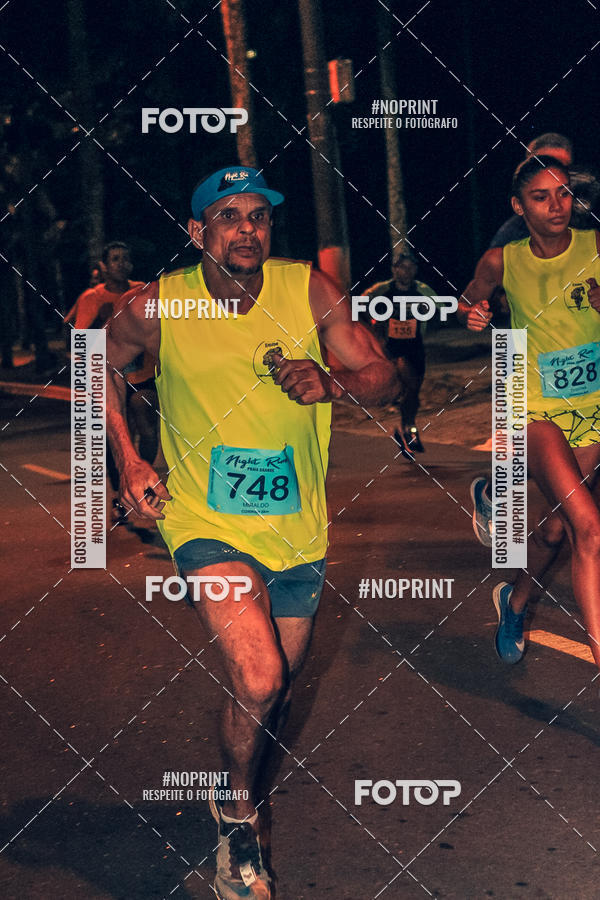 Buy your photos of the eventNight Run 5K 10K Praia Grande on Fotop