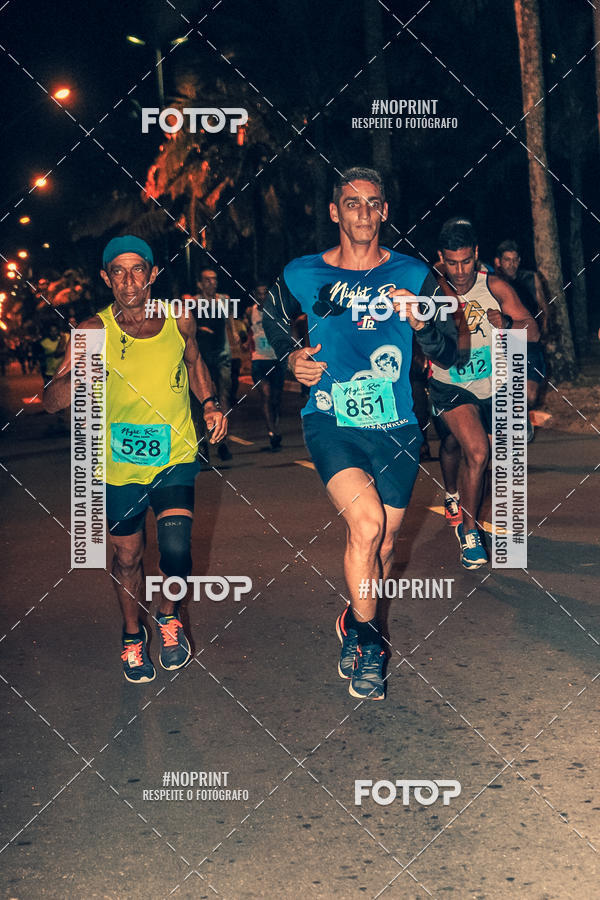 Buy your photos of the eventNight Run 5K 10K Praia Grande on Fotop