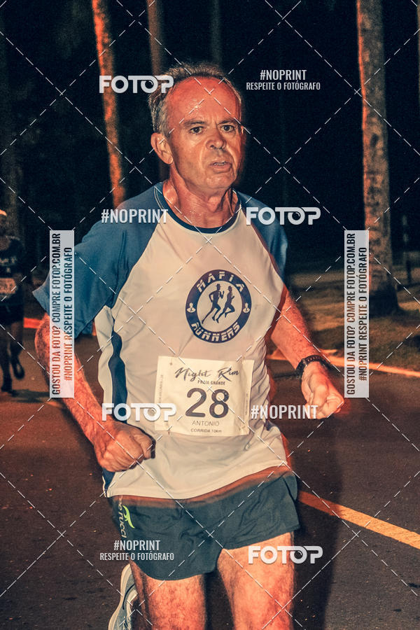 Buy your photos of the eventNight Run 5K 10K Praia Grande on Fotop