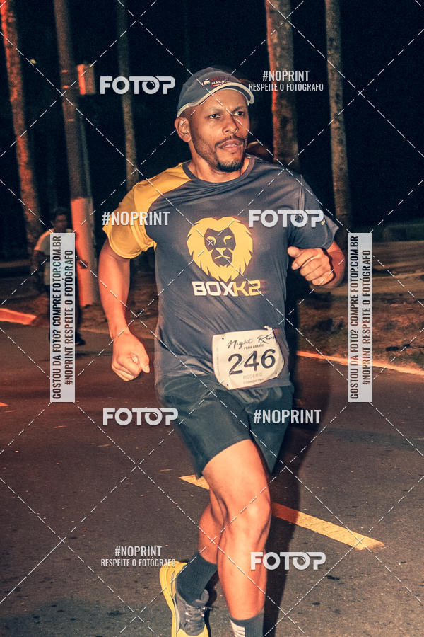 Buy your photos of the eventNight Run 5K 10K Praia Grande on Fotop