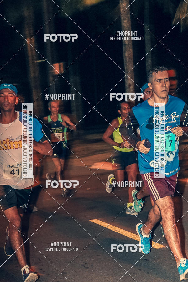 Buy your photos of the eventNight Run 5K 10K Praia Grande on Fotop