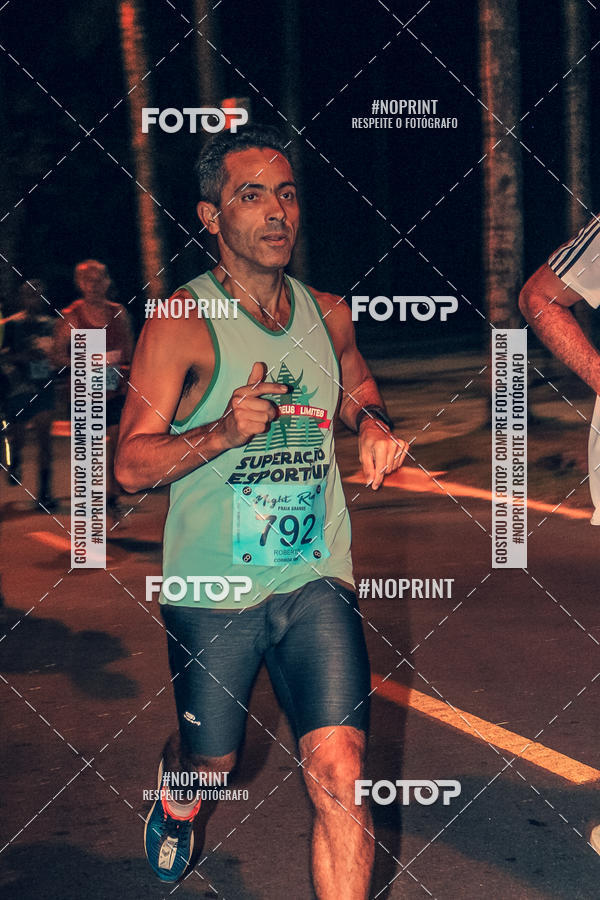 Buy your photos of the eventNight Run 5K 10K Praia Grande on Fotop