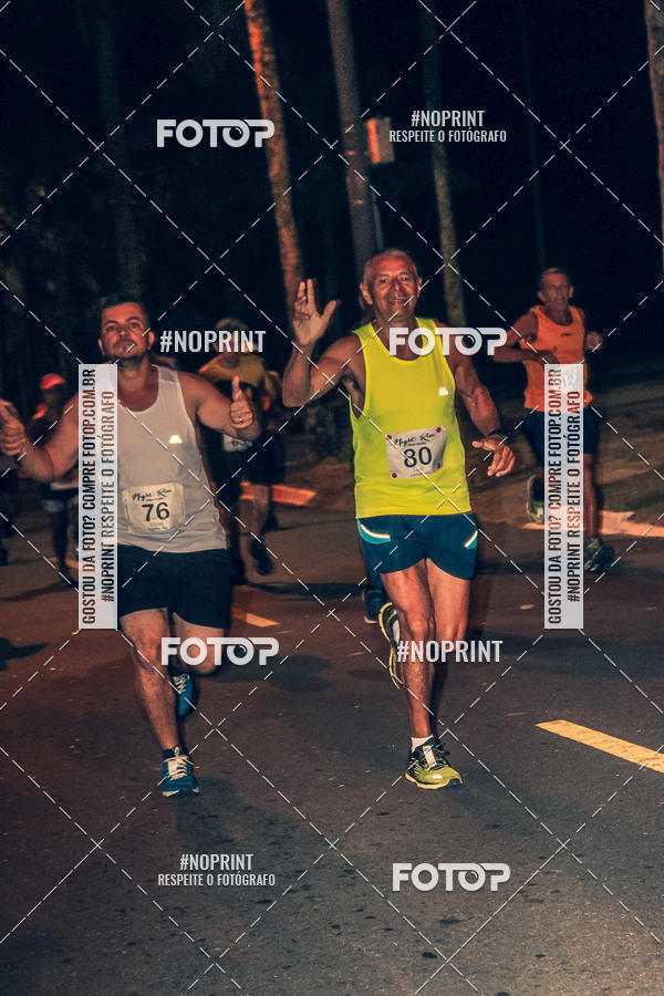 Buy your photos of the eventNight Run 5K 10K Praia Grande on Fotop