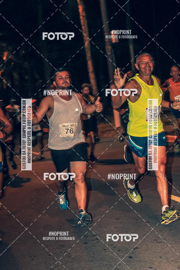 Buy your photos of the eventNight Run 5K 10K Praia Grande on Fotop