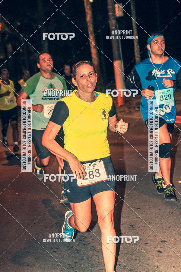 Buy your photos of the eventNight Run 5K 10K Praia Grande on Fotop