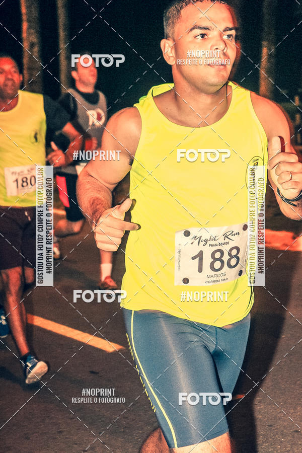 Buy your photos of the eventNight Run 5K 10K Praia Grande on Fotop
