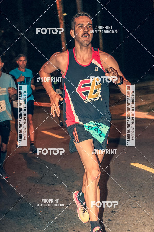 Buy your photos of the eventNight Run 5K 10K Praia Grande on Fotop