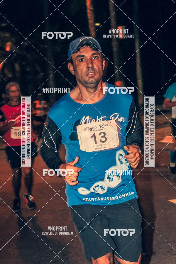 Buy your photos of the eventNight Run 5K 10K Praia Grande on Fotop