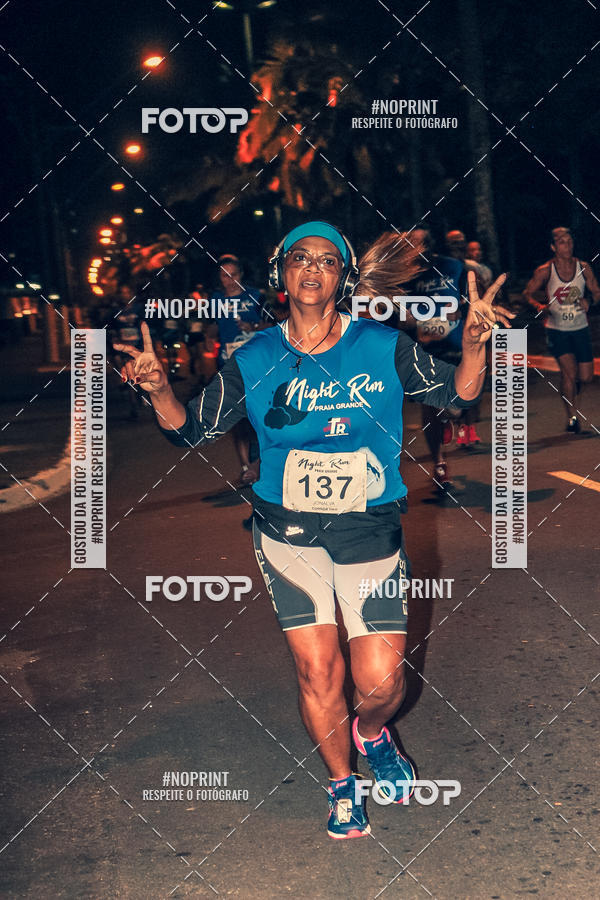 Buy your photos of the eventNight Run 5K 10K Praia Grande on Fotop