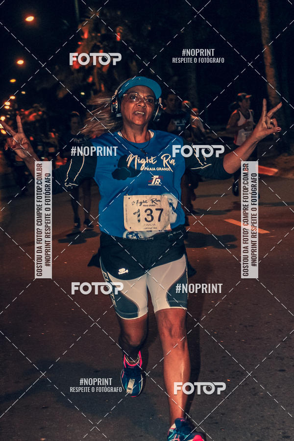 Buy your photos of the eventNight Run 5K 10K Praia Grande on Fotop