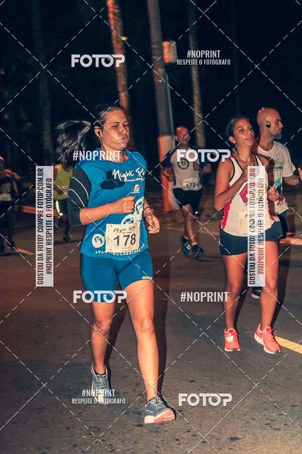 Buy your photos of the eventNight Run 5K 10K Praia Grande on Fotop