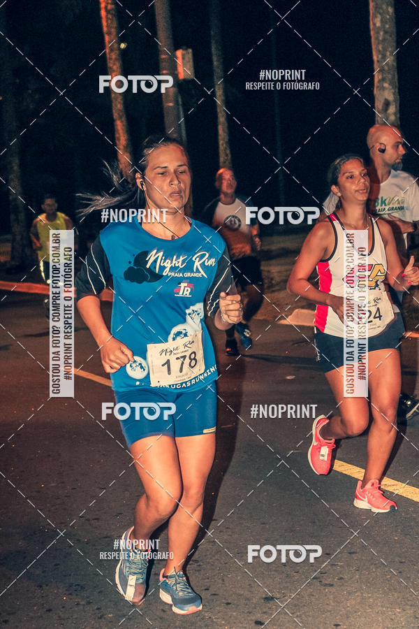 Buy your photos of the eventNight Run 5K 10K Praia Grande on Fotop