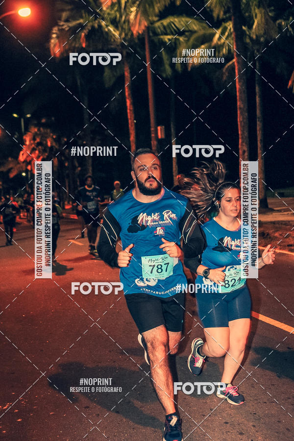 Buy your photos of the eventNight Run 5K 10K Praia Grande on Fotop