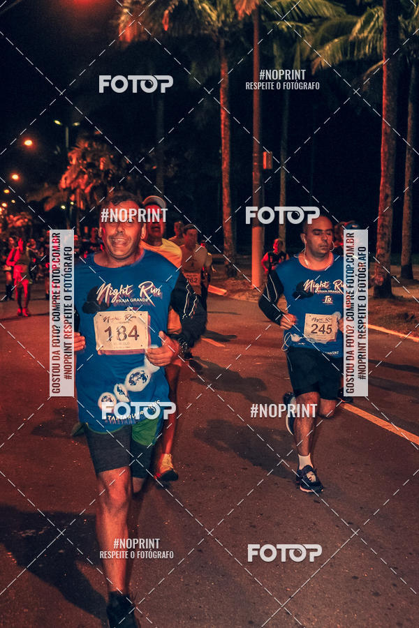 Buy your photos of the eventNight Run 5K 10K Praia Grande on Fotop