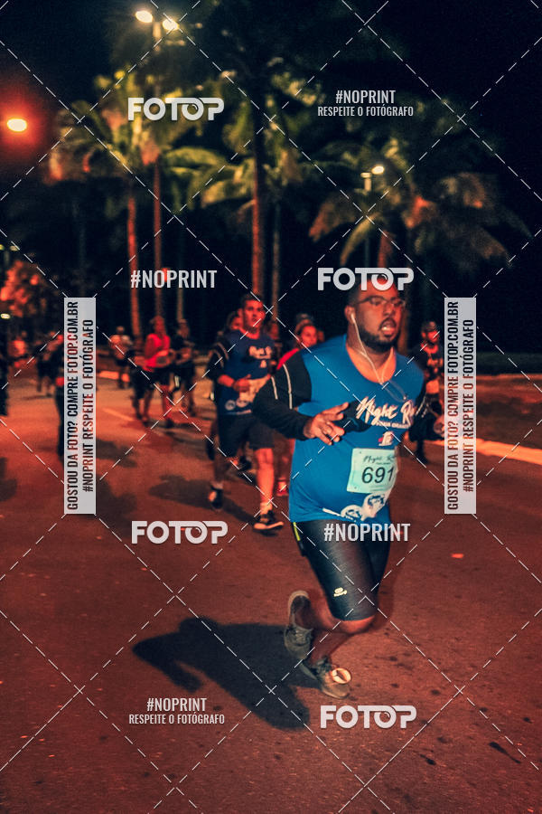 Buy your photos of the eventNight Run 5K 10K Praia Grande on Fotop