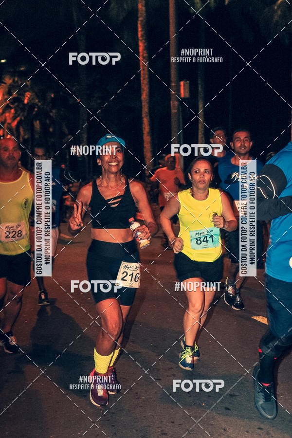 Buy your photos of the eventNight Run 5K 10K Praia Grande on Fotop