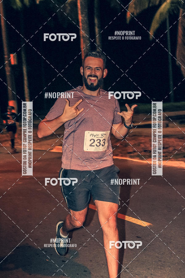 Buy your photos of the eventNight Run 5K 10K Praia Grande on Fotop