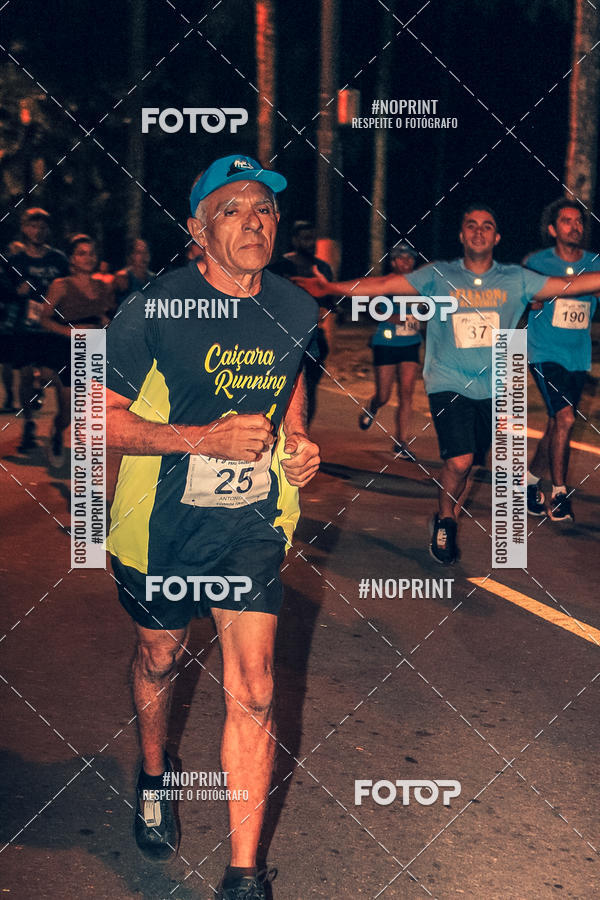 Buy your photos of the eventNight Run 5K 10K Praia Grande on Fotop