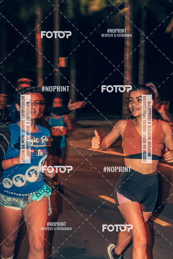 Buy your photos of the eventNight Run 5K 10K Praia Grande on Fotop