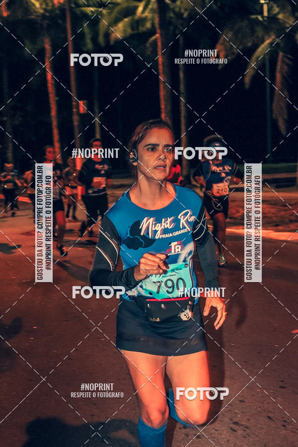 Buy your photos of the eventNight Run 5K 10K Praia Grande on Fotop