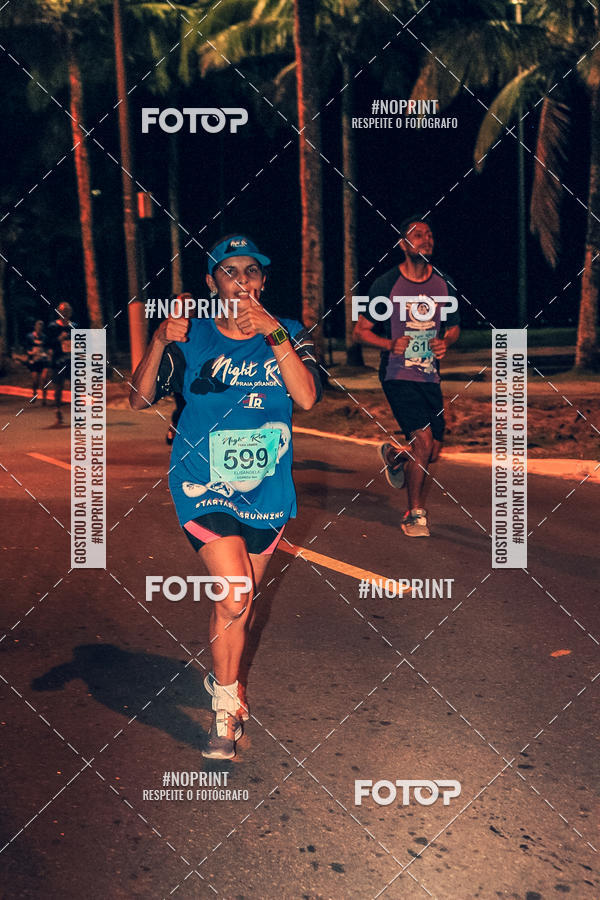 Buy your photos of the eventNight Run 5K 10K Praia Grande on Fotop