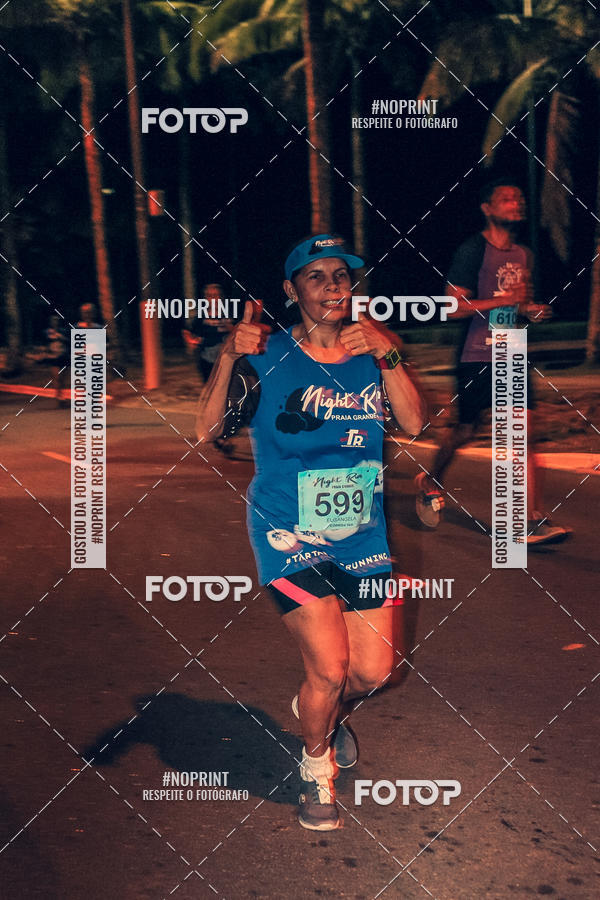 Buy your photos of the eventNight Run 5K 10K Praia Grande on Fotop