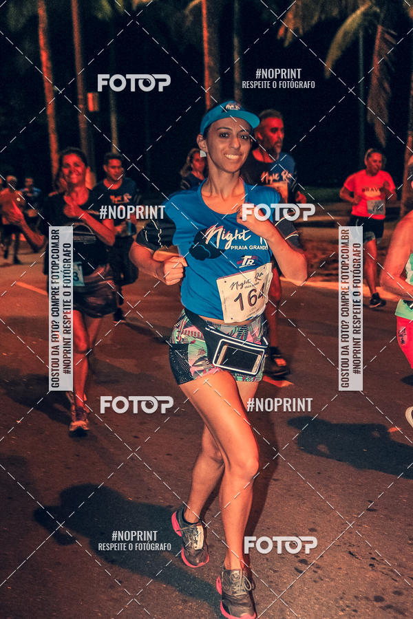 Buy your photos of the eventNight Run 5K 10K Praia Grande on Fotop