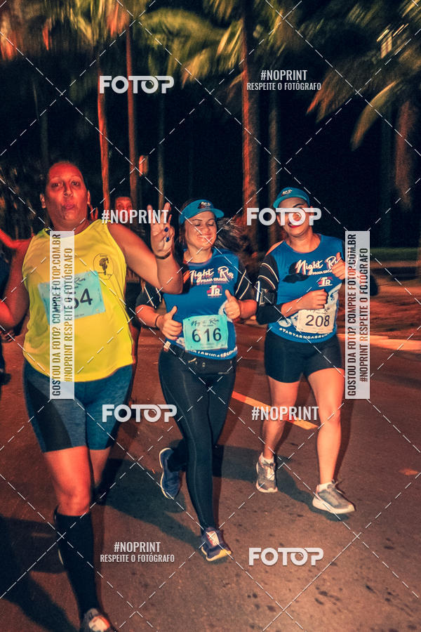Buy your photos of the eventNight Run 5K 10K Praia Grande on Fotop