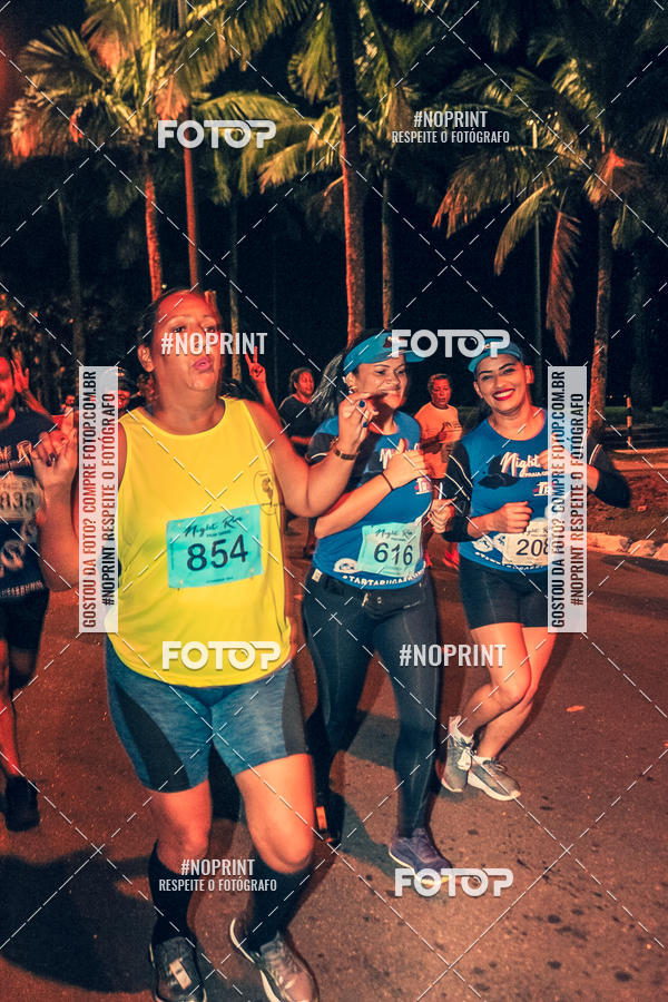 Buy your photos of the eventNight Run 5K 10K Praia Grande on Fotop