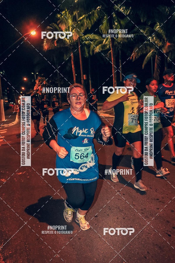 Buy your photos of the eventNight Run 5K 10K Praia Grande on Fotop