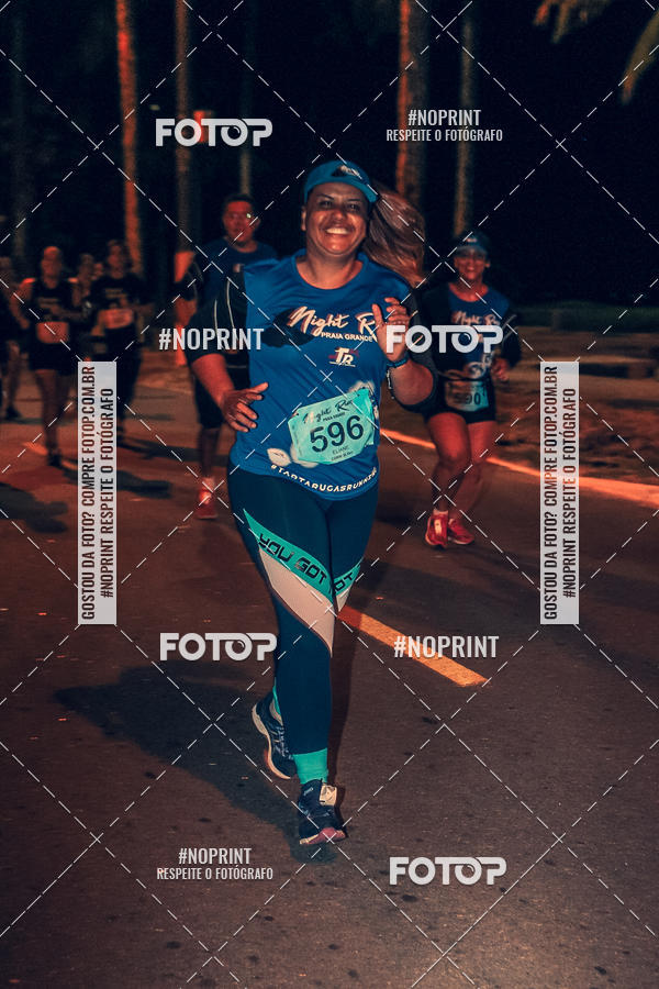 Buy your photos of the eventNight Run 5K 10K Praia Grande on Fotop