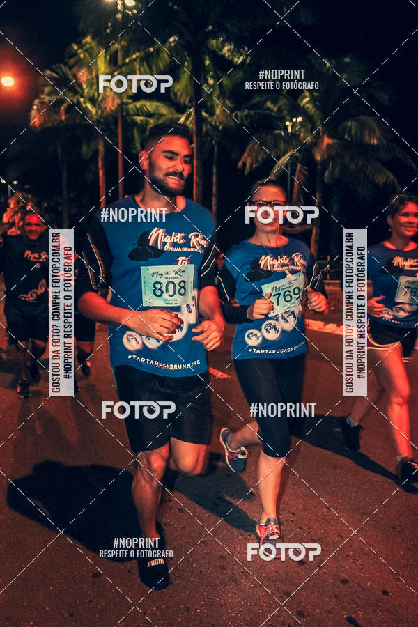 Buy your photos of the eventNight Run 5K 10K Praia Grande on Fotop