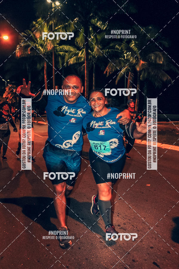 Buy your photos of the eventNight Run 5K 10K Praia Grande on Fotop