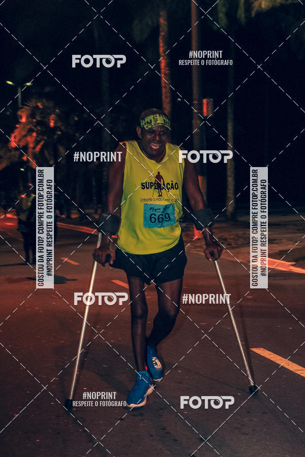 Buy your photos of the eventNight Run 5K 10K Praia Grande on Fotop