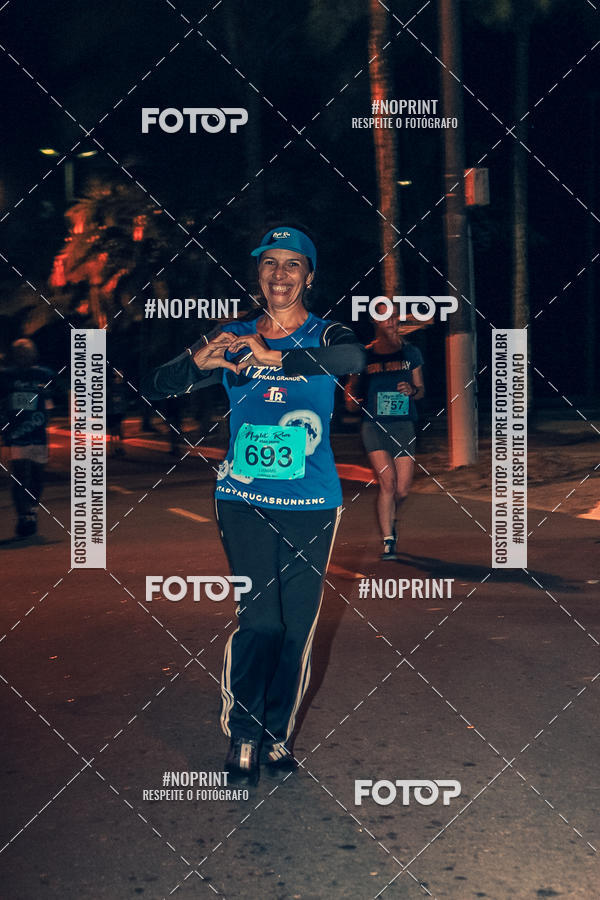 Buy your photos of the eventNight Run 5K 10K Praia Grande on Fotop