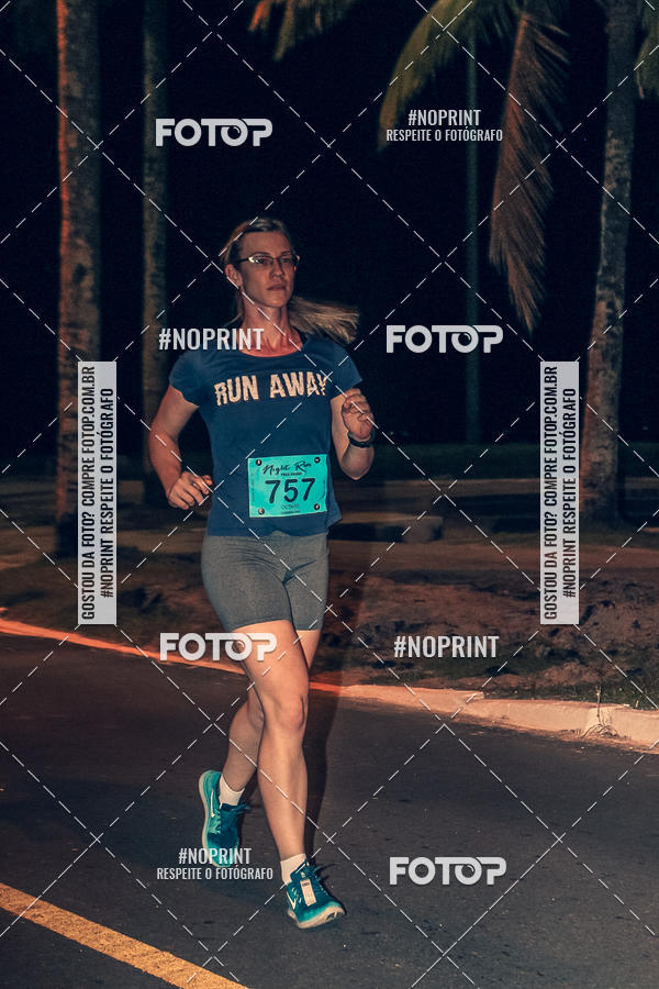 Buy your photos of the eventNight Run 5K 10K Praia Grande on Fotop