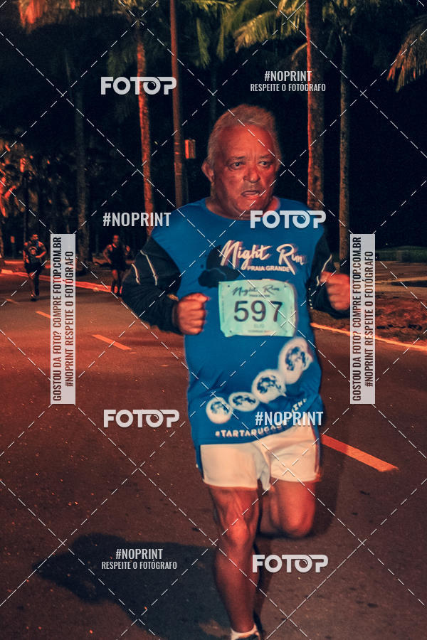 Buy your photos of the eventNight Run 5K 10K Praia Grande on Fotop