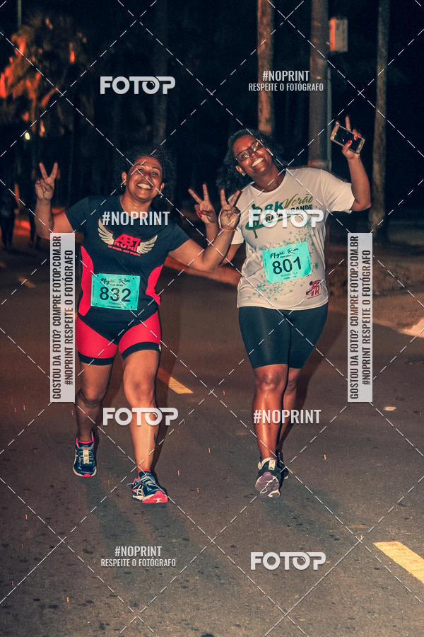 Buy your photos of the eventNight Run 5K 10K Praia Grande on Fotop