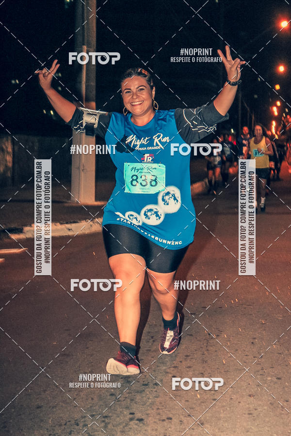 Buy your photos of the eventNight Run 5K 10K Praia Grande on Fotop