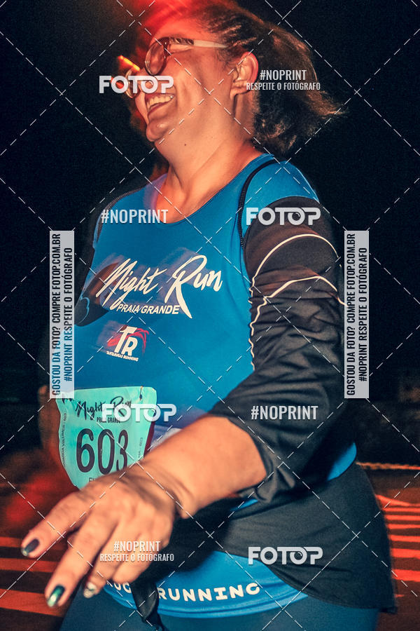 Buy your photos of the eventNight Run 5K 10K Praia Grande on Fotop