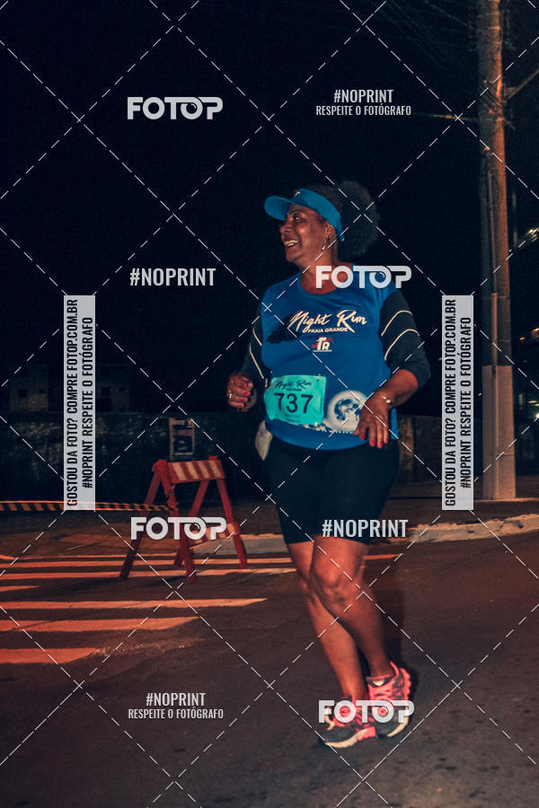 Buy your photos of the eventNight Run 5K 10K Praia Grande on Fotop