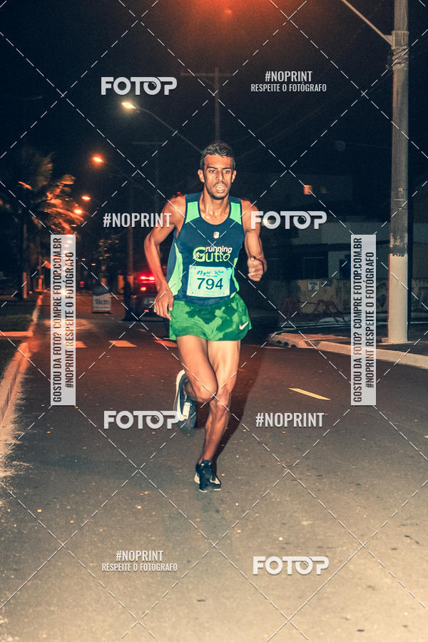 Buy your photos of the eventNight Run 5K 10K Praia Grande on Fotop