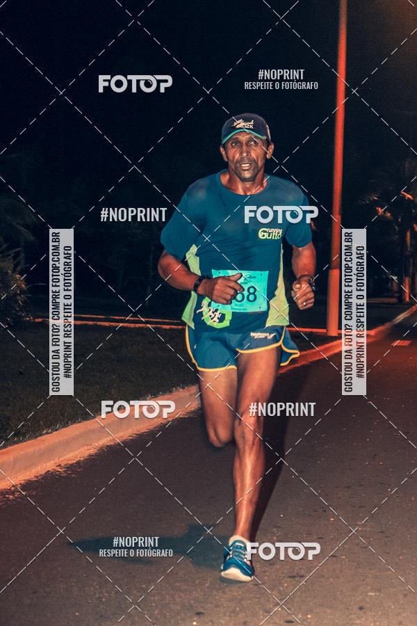 Buy your photos of the eventNight Run 5K 10K Praia Grande on Fotop