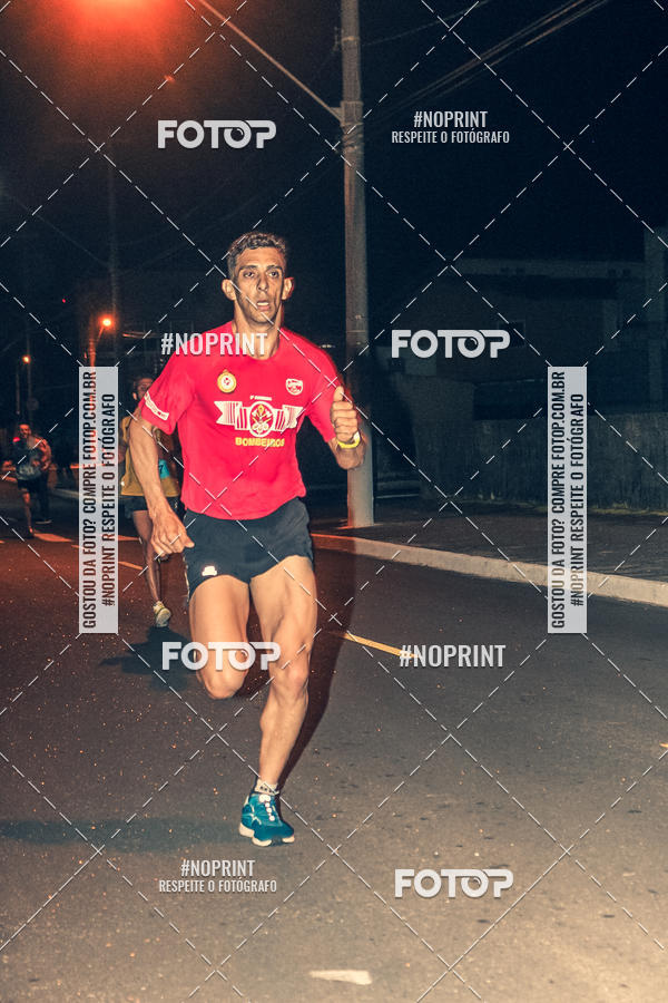 Buy your photos of the eventNight Run 5K 10K Praia Grande on Fotop