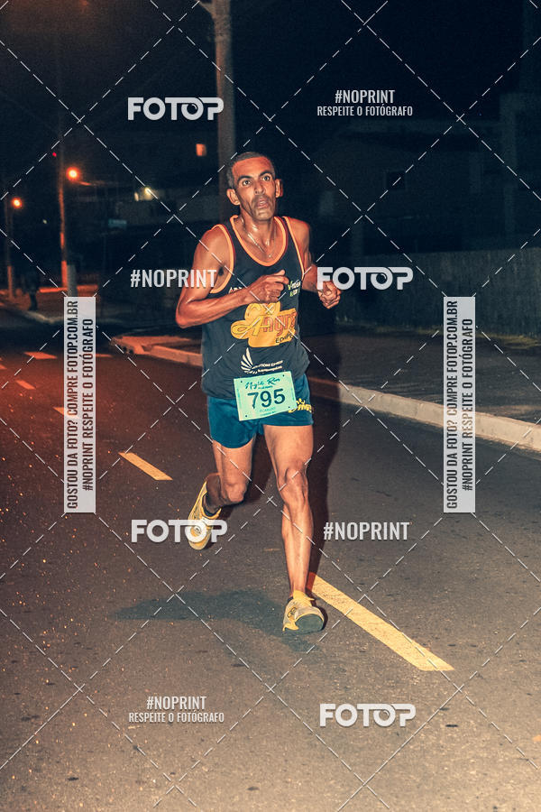 Buy your photos of the eventNight Run 5K 10K Praia Grande on Fotop
