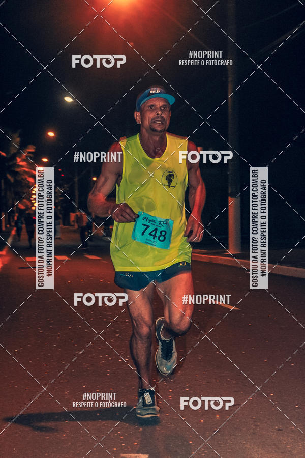 Buy your photos of the eventNight Run 5K 10K Praia Grande on Fotop