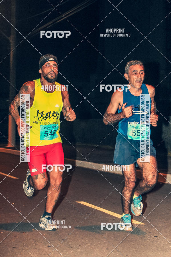 Buy your photos of the eventNight Run 5K 10K Praia Grande on Fotop