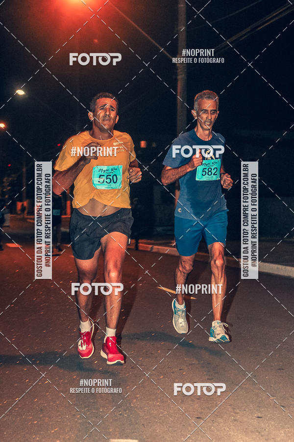 Buy your photos of the eventNight Run 5K 10K Praia Grande on Fotop
