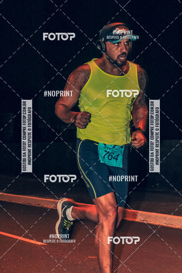 Buy your photos of the eventNight Run 5K 10K Praia Grande on Fotop